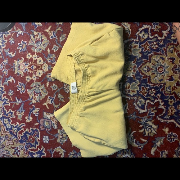 Maryam Nasir Zadeh shorts - Picture 3 of 5